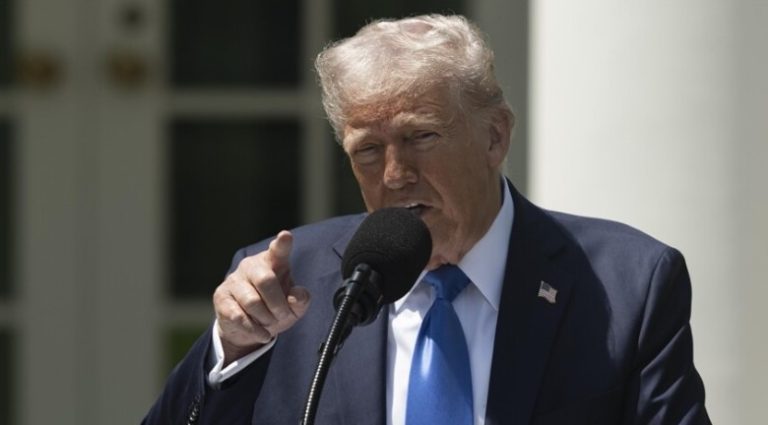 Trump urdhëron Departamentin e Drejtësisë të hetojë kompanitë e naftës për çmimet e larta të benzinës
