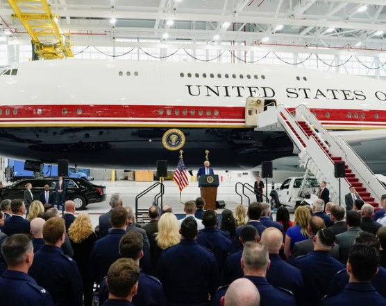 Trump zbulon avionin e Katarit 747 që do të shërbejë si avion i ri presidencial