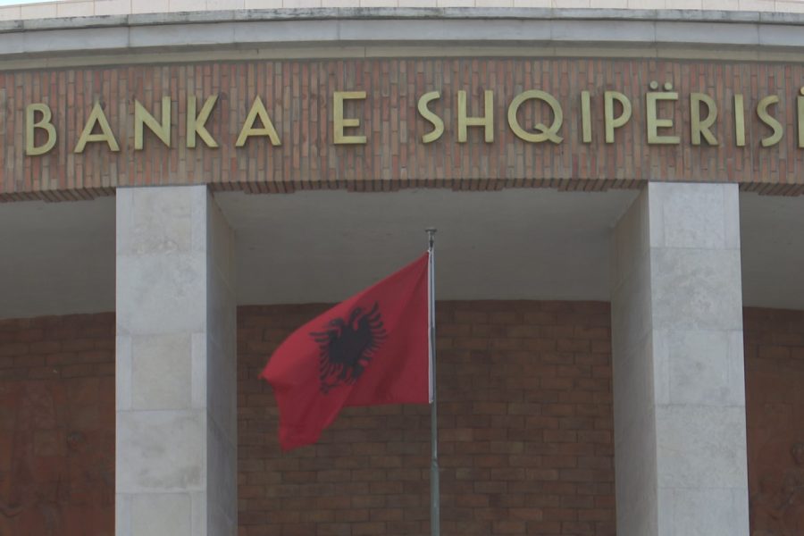 Treguesi i besimit në ekonomi u rrit lehtë në maj, i mbështetur nga ndërtimi dhe shërbimet