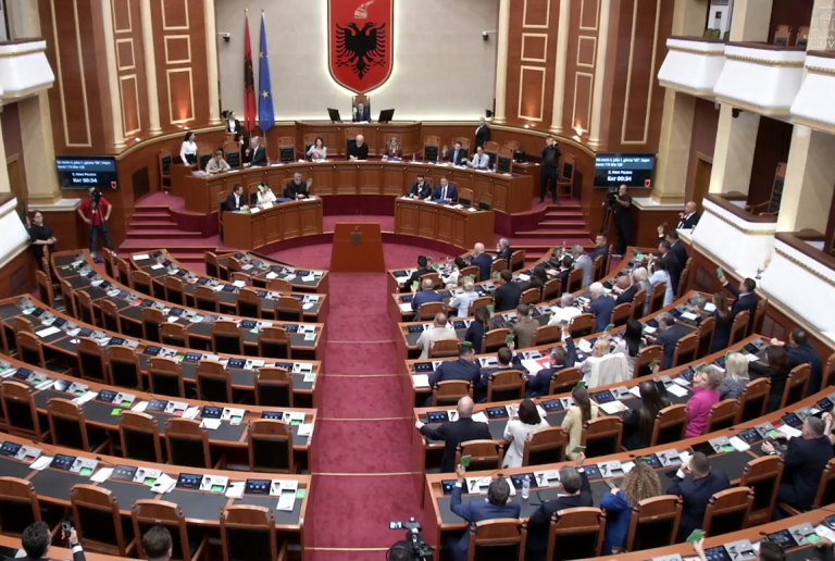 Rama i pranishëm në seancën plenare, votohet me 84 vota pro amnistia penale