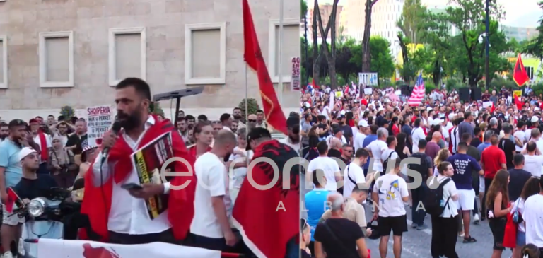 Protestuesi Erlis Sina i përgjigjet Ramës nga protesta: Nuk mund të jemi miq