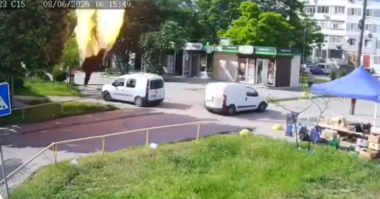 Pamje dramatike, droni godet një stacion autobusësh në Ukrainë (VIDEO)