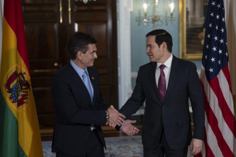 Rubio bisedë telefonike me presidentin bolivian, SHBA riafirmon mbështetjen për qeverinë e re