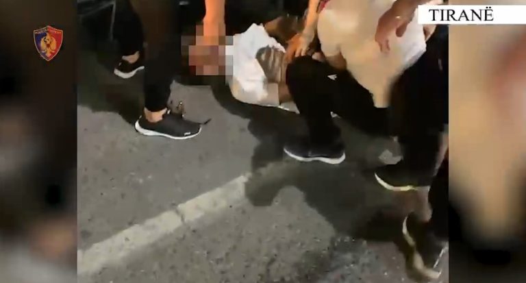 Furnizonin dhe shpërndanin lëndë narkotike, arrestohen 2 persona në Tiranë! Sekuestrohet 1 kg heroinë