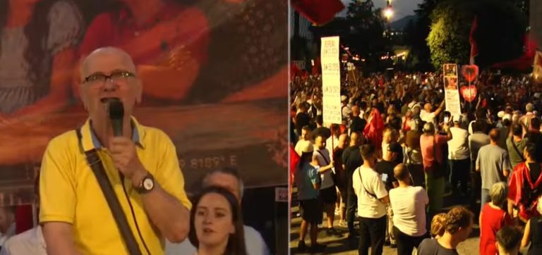 Aktori Mehdi Malkaj i pranishëm në protestë: Nuk ka gjë më të bukur se Shqipëria