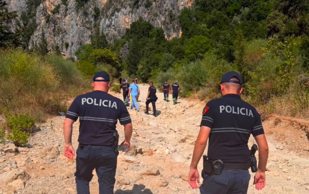 Turisti polak bllokohet në zonën e Gjirit të Gjipesë, ekipet e emergjencës po punojnë për shpëtimin e tij