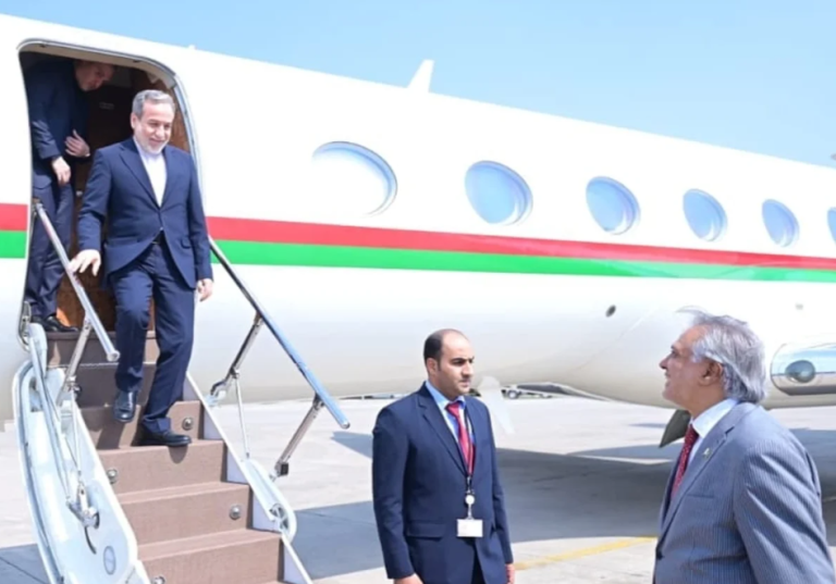 Presidenti dhe ministri i jashtëm i Iranit mbërrijnë në Pakistan pas bisedimeve me SHBA-në