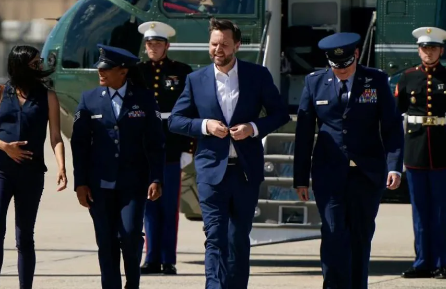 JD Vance mbërrin në Zvicër, sot bisedimet direkte mes SHBA-së dhe Iranit