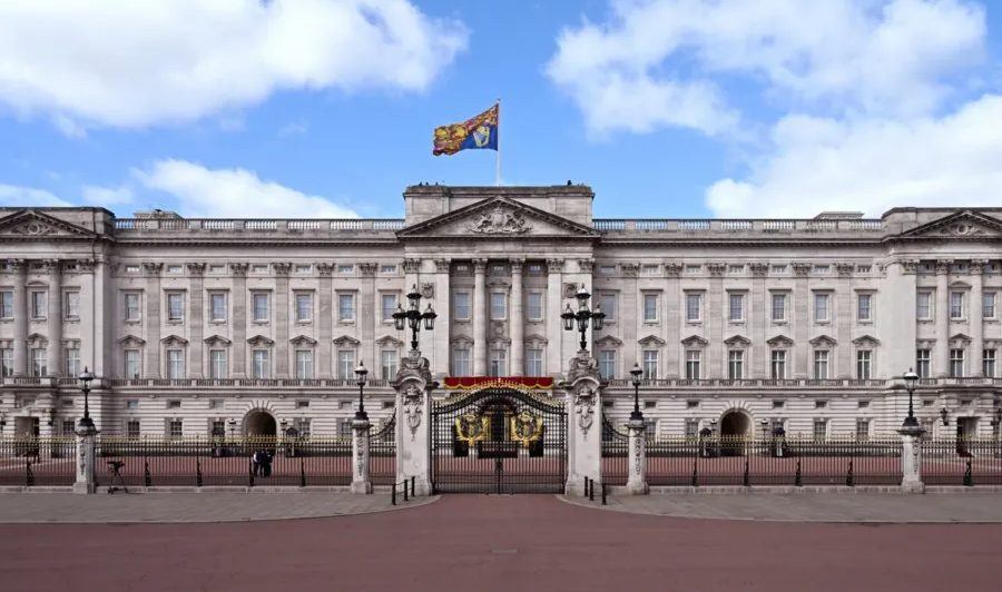 Mbreti Charles dhe Mbretëresha Camilla nuk do të jetojnë në Pallatin Buckingham pas rinovimeve