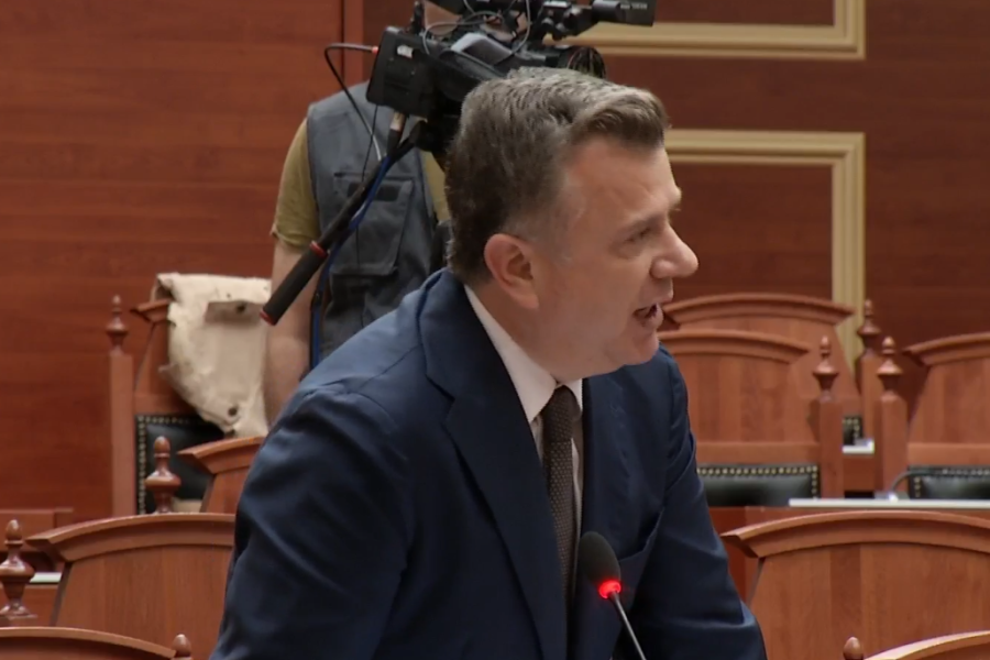 Balla-opozitës: Jeni bërë si telefon i prishur. ‘Non Grata’ është vështirë të hiqet, pres njoftim nga ambasada