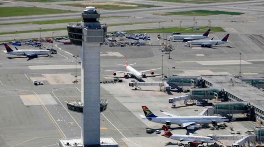 Incident në Nju Jork, piloti i një avioni raporton përplasje me një dron gjatë uljes në aeroport