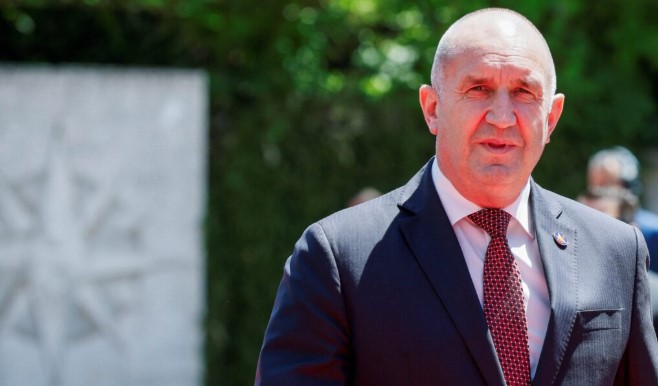 Bullgaria ndalon dërgimin e armëve në Ukrainë, bën thirrje për negociata