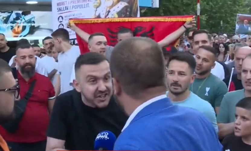 Tensione para Parlamentit, protestuesit rrethojnë Ardit Bidon: O hajdut