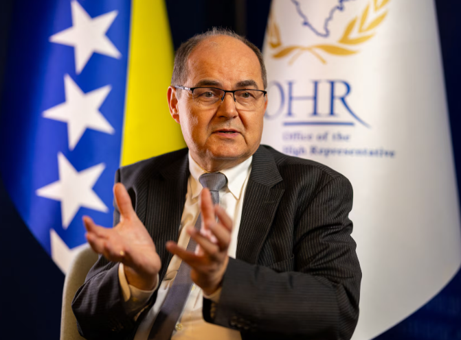 Organi ndërkombëtar i paqes nuk arrin dakordësimin për të dërguarin e ri të Bosnjës, vijojnë diskutimet