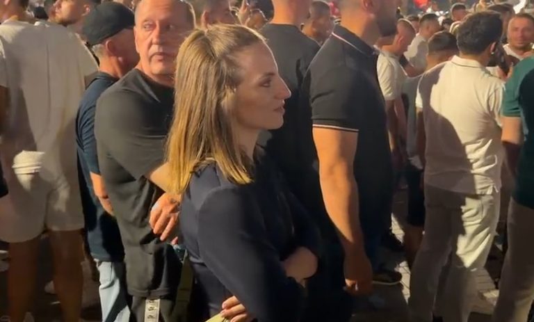 E pranishme në protestë, deputetja Marjana Koçeku reagon për Euronews Albania