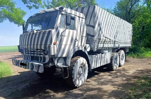 Kamionët zebër, pse Rusia po përdor kamuflazh në Ukrainë?