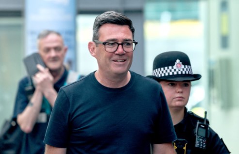 Pas dorëheqjes së Starmer, reagon Andy Burnham. Konfirmon kandidaturën për kryeministër të Britanisë