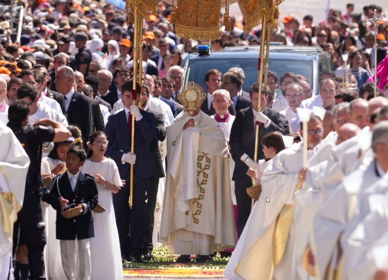 Mbi një milion njerëz i bashkohen Papa Leos në meshë në Madrid