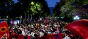 Pas fjalimeve para Kryeministrisë, protestuesit marshojnë në Unazën e Tiranës