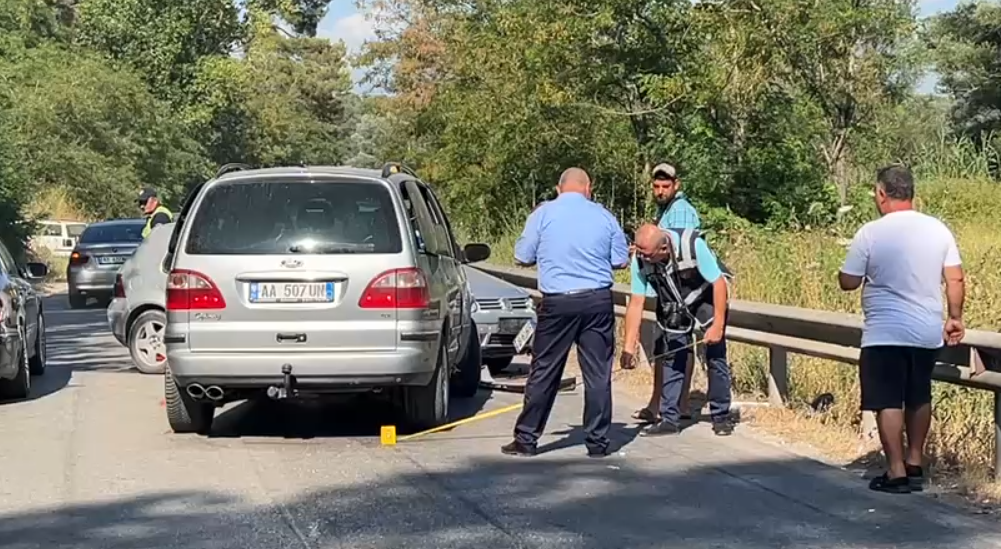 Aksident në aksin Fier Levan  përplasen dy automjete  plagosen drejtuesit