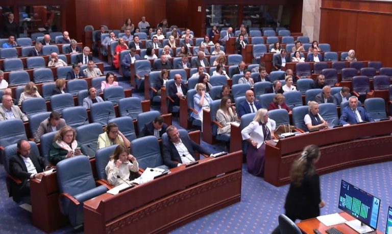 Debate në Kuvendin e RMV për ligjin e përfaqësimit të drejtë dhe adekuat