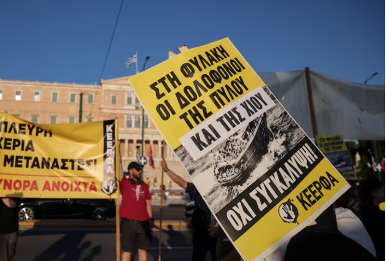 Greqia synon të krijojë qendra kthimi, miraton legjislacionin për të përshpejtuar deportimin e emigrantëve