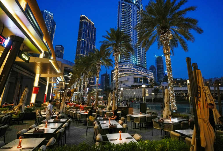 Gjurmët e konfliktit rajonal në turizëm, Hotelet në Dubai ofrojnë zbritje dhe paketa speciale për të tërhequr turistët