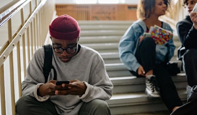 Studimi, 68% e njerëzve përballen me probleme të shëndetit mendor, kërkojnë ndihmë te inteligjenca artificiale