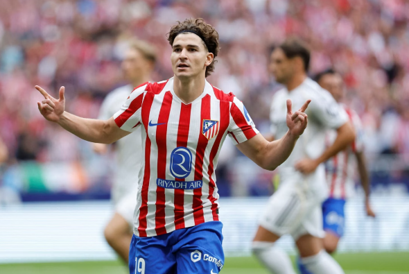Atletico Madrid refuzon ofertën prej 150 milionë eurosh të Real Madrid për Julian Alvarez