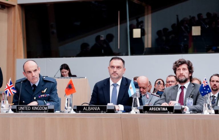 Ministeriali i NATO-s në Bruksel, takimi i 35-të i Grupit të Kontaktit për Mbrojtjen e Ukrainës. Pjesmarrës dhe ministri Nufi