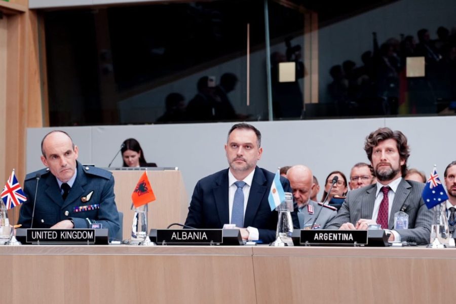 Ministeriali i NATO-s në Bruksel, takimi i 35-të i Grupit të Kontaktit për Mbrojtjen e Ukrainës. Pjesmarrës dhe ministri Nufi