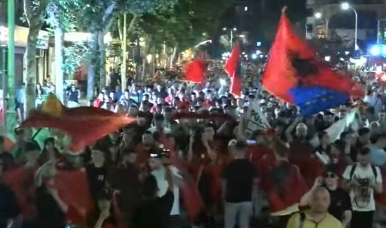 Gazetarja sjell detaje nga protesta: Marshimi pritet të zgjasë më shumë se zakonisht