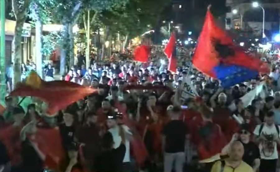 Gazetarja sjell detaje nga protesta: Marshimi pritet të zgjasë më shumë se zakonisht