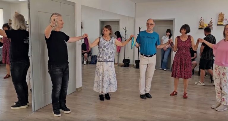 Nga Gjermania në Korçë, turistët mësojnë hapat e valleve shqiptare