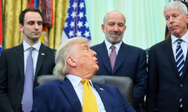 Trump sulmon Starmer pas dorëheqjes: Nuk ishte i mirë me ne në NATO, qëlloi veten në këmbë