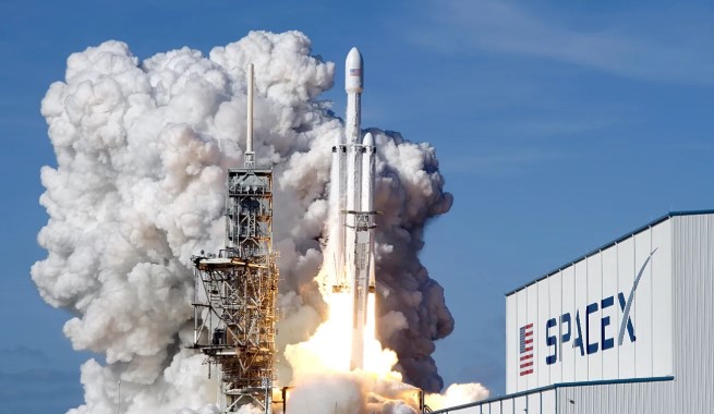 SpaceX drejt ofertës publike fillestare më të madhe në histori, prej 75 miliardë dollarësh
