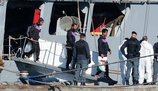 Parlamenti Europian miraton ligjin e ri për deportimin e emigrantëve