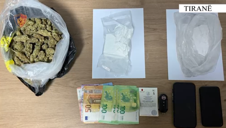 U kap në flagrancë me sasi droge, në pranga 35-vjeçari në Tiranë. Pamjet nga operacioni i arrestimit (VIDEO)
