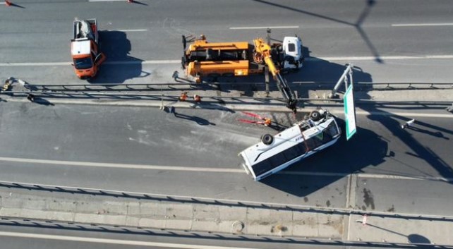 Përmbyset minibusi në Rusi, plagosen 5 persona, përfshirë fëmijë