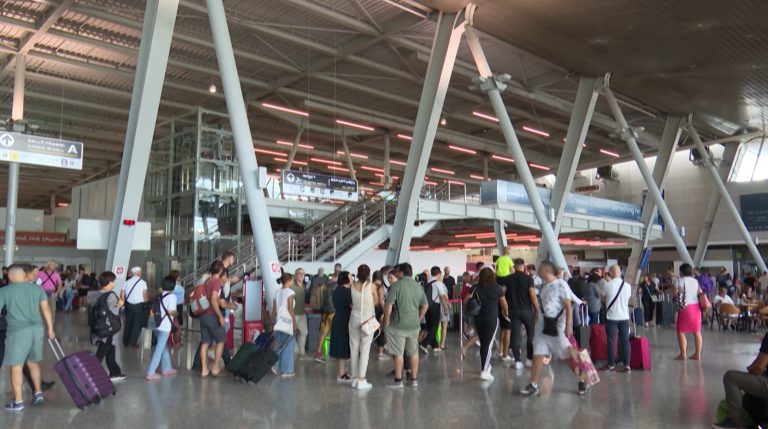 Hyrjet e turistëve u rritën me 15.9% në maj, mbi 1.1 milion turistë të huaj në maj