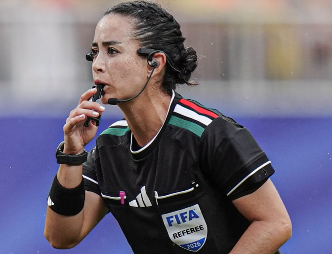 Katia Itzel Garcia, gruaja e parë meksikane që arbitroi një ndeshje të Kupës së Botës