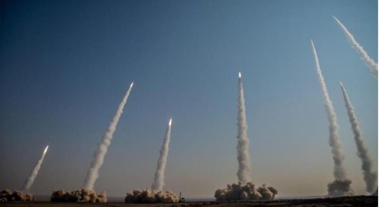 Koreja e Veriut teston sisteme të artilerisë dhe raketave, Kim Jong Un: Situata ndërkombëtare kërkon epërsi të plotë në forcën ushtarake