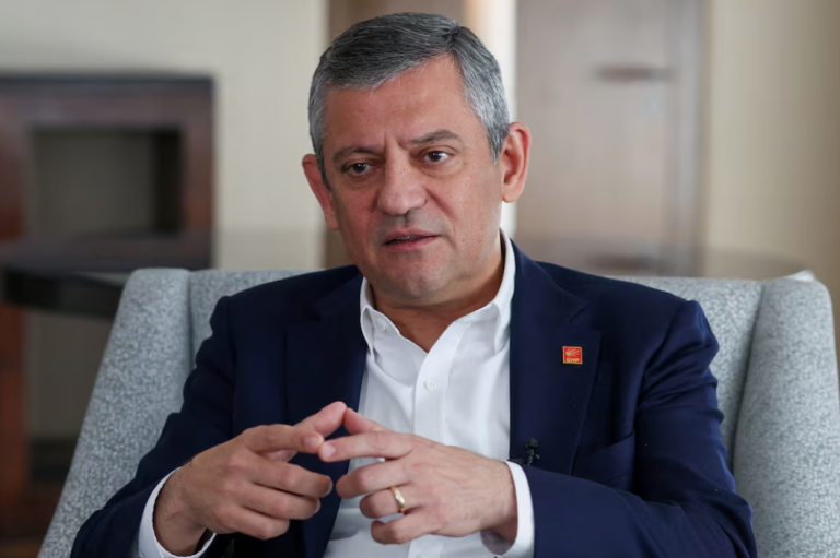Ekipi i udhëheqësit të rrëzuar të opozitës turke jep dorëheqjen nga asambleja e partisë