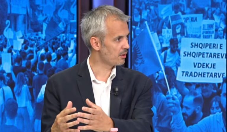 Propozimi i analistit për protestat: Efekti domino ka nisur, por qytetarët duhet të kenë platformë politike