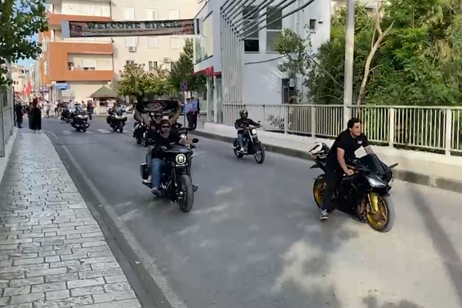 Shqipëria në hartën e turizmit aventurier, 60 motoristë italianë vizitojnë Gjirokastrën