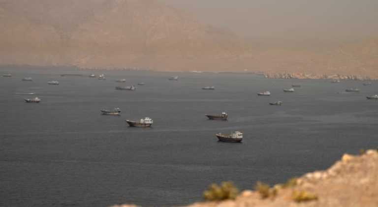 Rriten dërgesat e naftës përmes Ngushticës së Hormuzit pas marrëveshjes SHBA-Iran