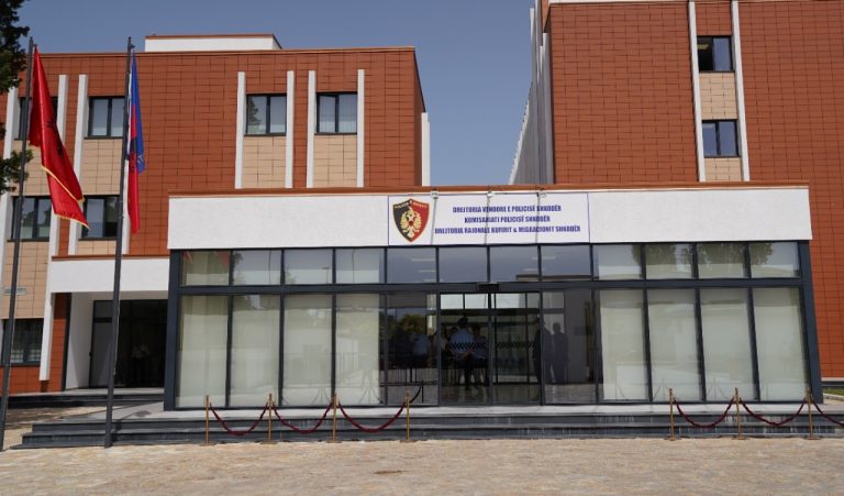 Zbulohen 7 mijë bimë narkotike në Velipojë, pezullohen shefi i Komisariatit të Shkodrës, nënkomisari dhe inspektori