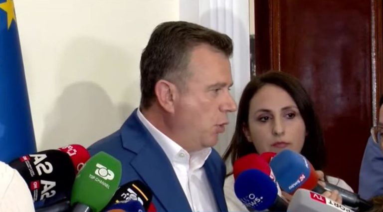 “Tullumbacja plasi në sytë e shqiptarëve”, Balla: Sot protestën atyre që e nisën, ua kanë vjedhur