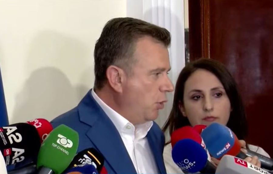 “Tullumbacja plasi në sytë e shqiptarëve”, Balla: Sot protestën atyre që e nisën, ua kanë vjedhur