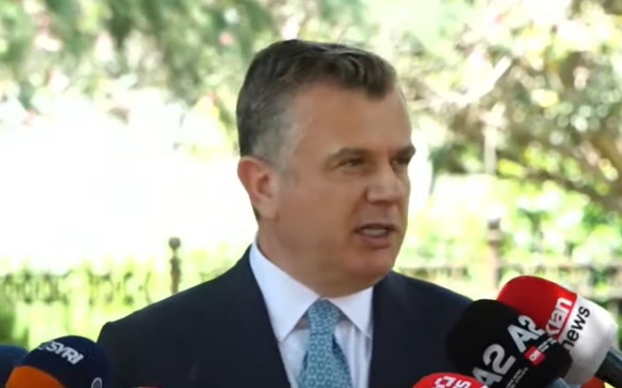 Balla sfidon Marjana Koçekun: Ta provojë nëse e merr dot mandatin pa “grushtin dhe trëndafilin”